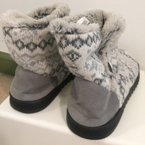 Comfy winter house boots for lounging around! - Picture 2 of 2